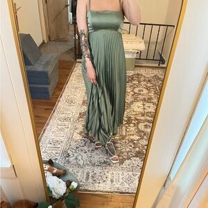 Abercrombie petite small Elegant Green Pleated Skirt new without tags